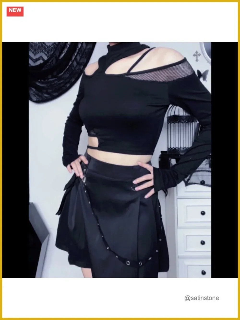 Pleated Mini Skirt High Waisted with Chain and Pocket